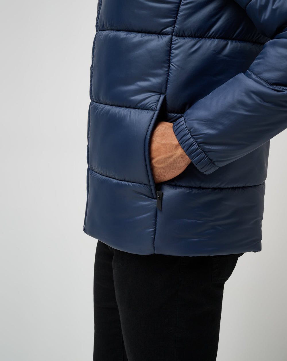 Total Eclipse Travis Mathew Aves Tech Puffer Jacket