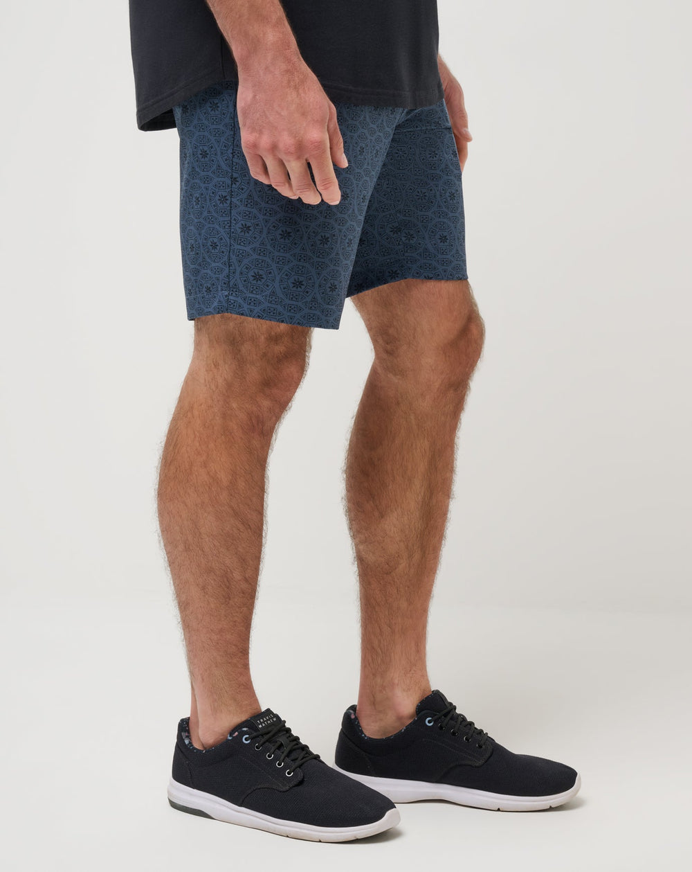 Mood Indigo/Vintage Indigo Travis Mathew Beyond The Limits Short 9In