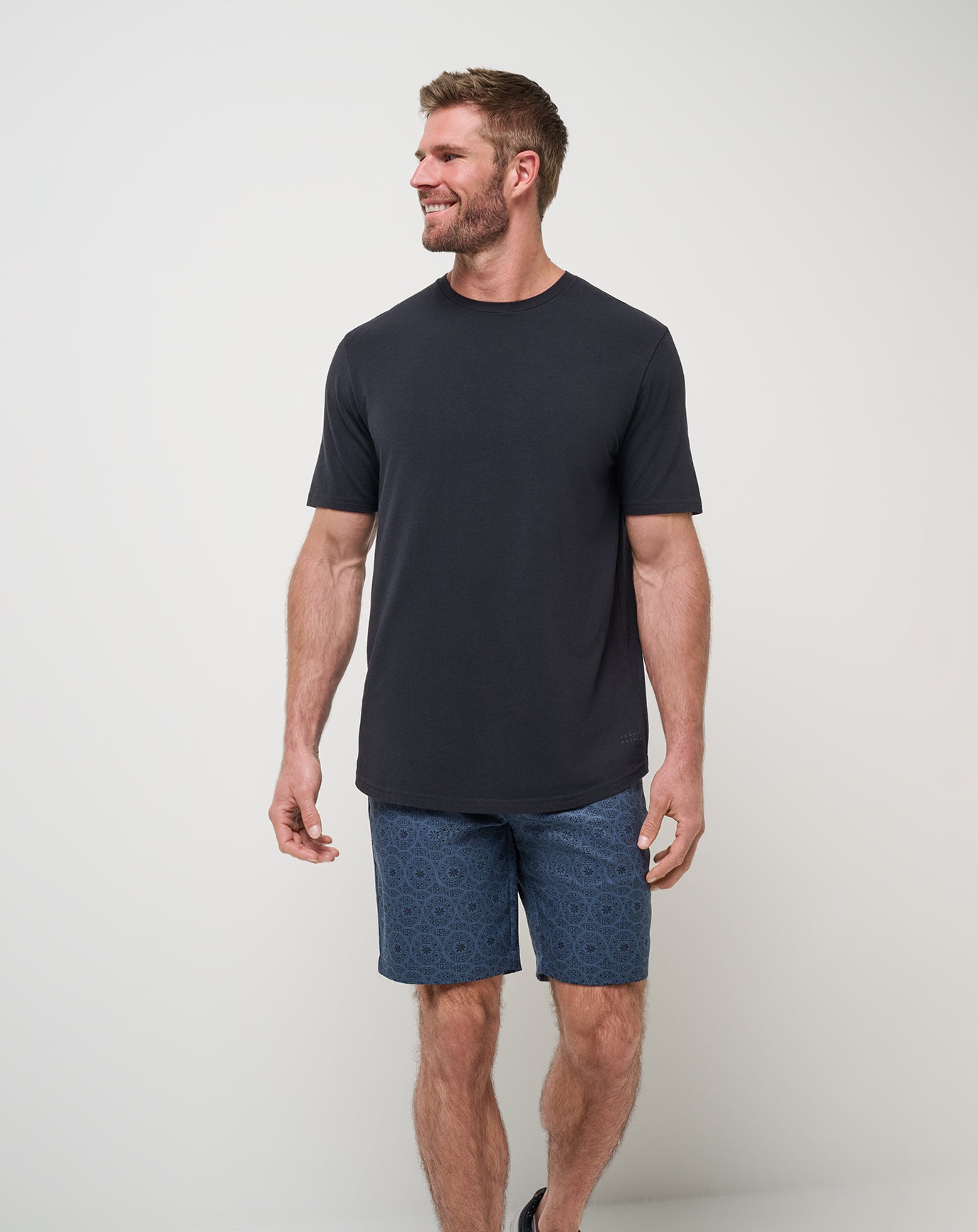 Mood Indigo/Vintage Indigo Travis Mathew Beyond The Limits Short 9In